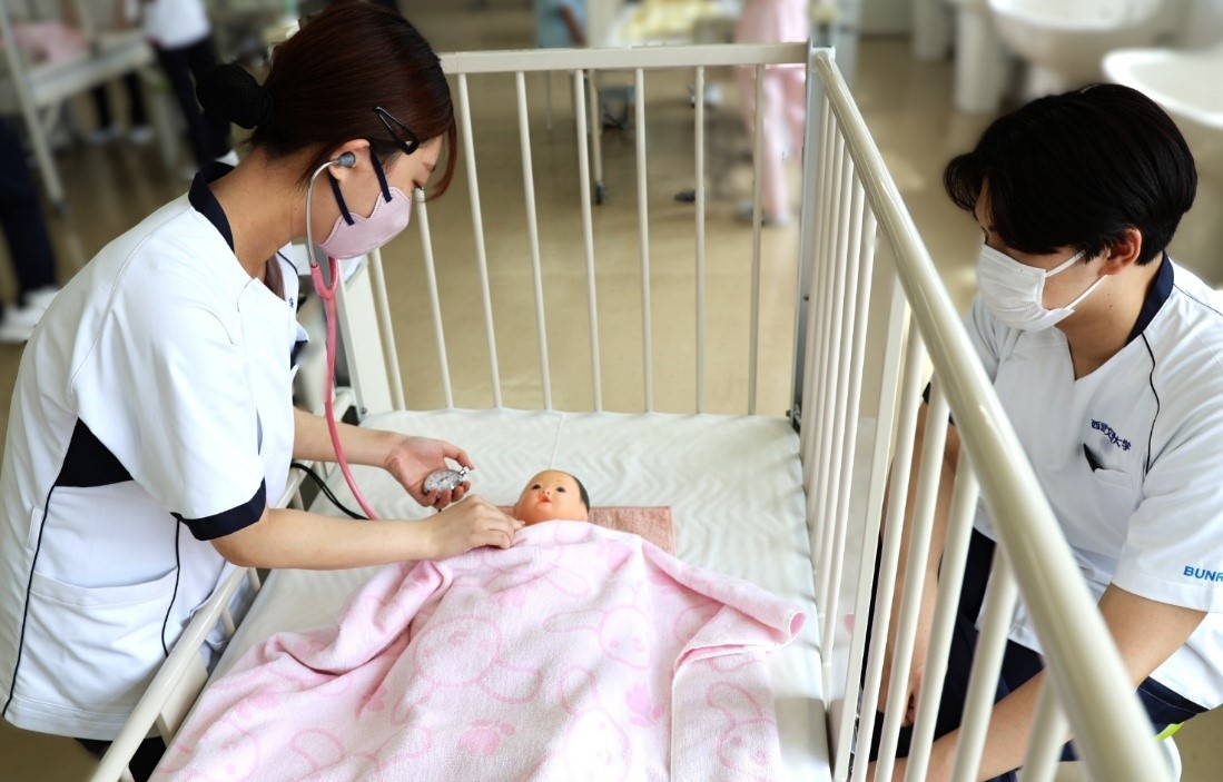 看護学部３年生　子どものバイタルサイン測定を実施しました！