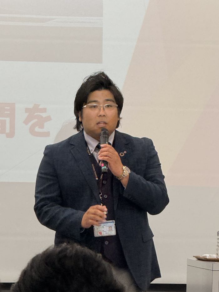 サービス経営学部卒業生の江頭優哉さんにご講義いただきました