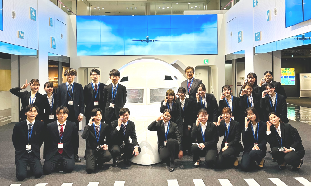 サービス経営学部　馬場ゼミ「JAL SKY MUSEUM」を見学