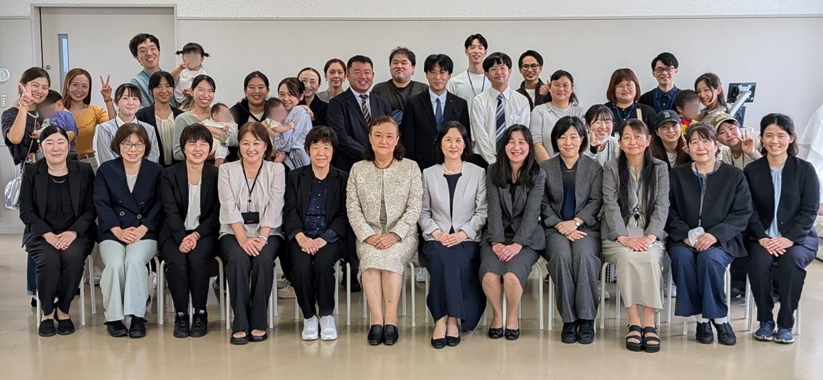 学園祭で「天然温泉の足湯と抹茶の体験イベント」を中谷ゼミの学生がプロデュースしました。
