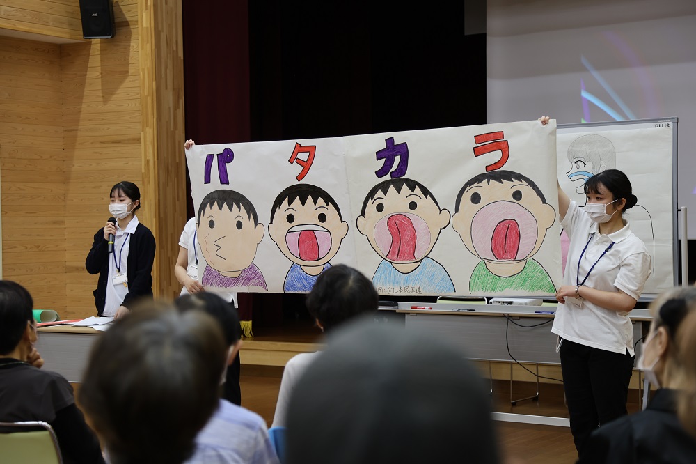 看護学部４年生　地域住民に向けた介護予防の講話を行いました！