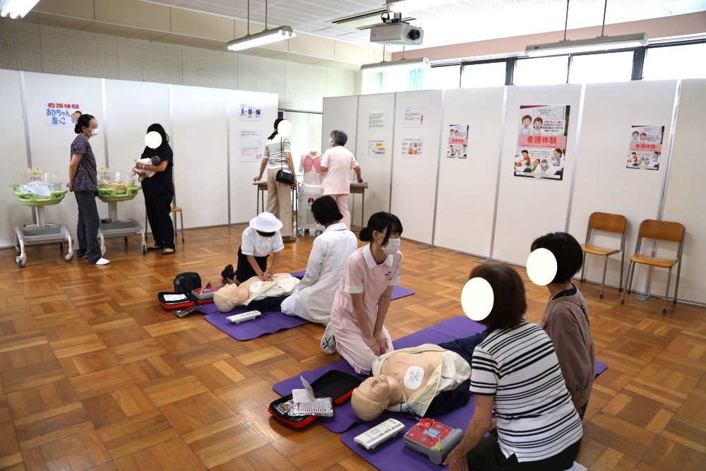 看護学部が、『文理祭』にて看護体験ブースを出展しました。