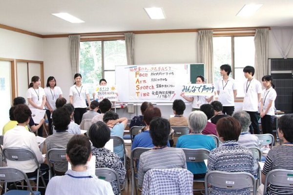 「健康ひろば」に参加し、地域の方々の健康促進に貢献