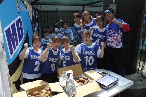 サービス経営学部1年生がプロ野球チーム「埼玉武蔵ヒートベアーズ」の試合運営を行いました。