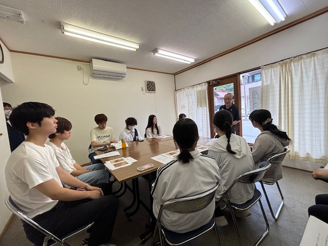 「アントレプレナー(高大連携)」受講者が入間川七夕まつりでかき氷を販売する会場を視察しました